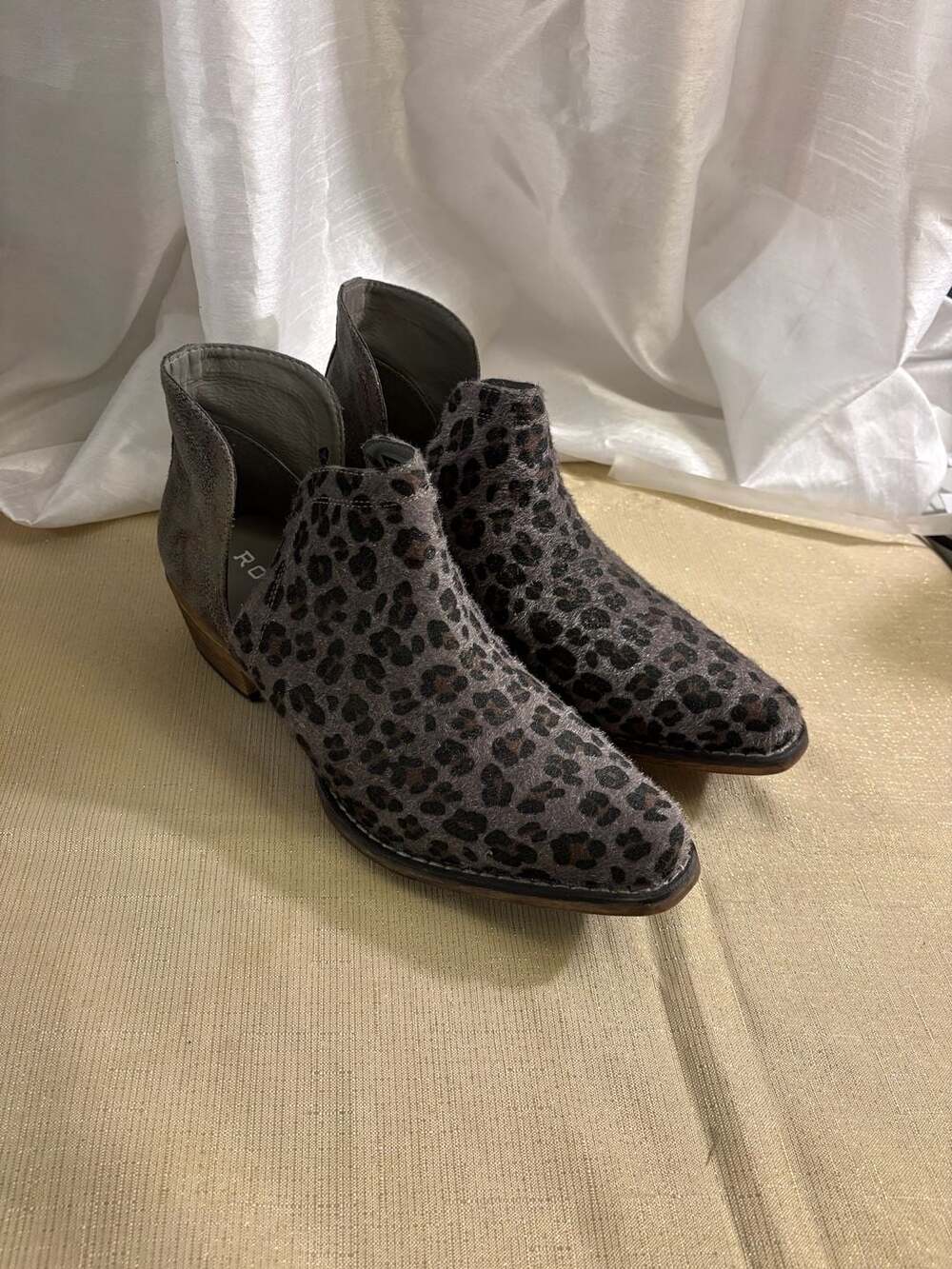 Roper Ava Leopard Bootie Size 11 Grey Gray